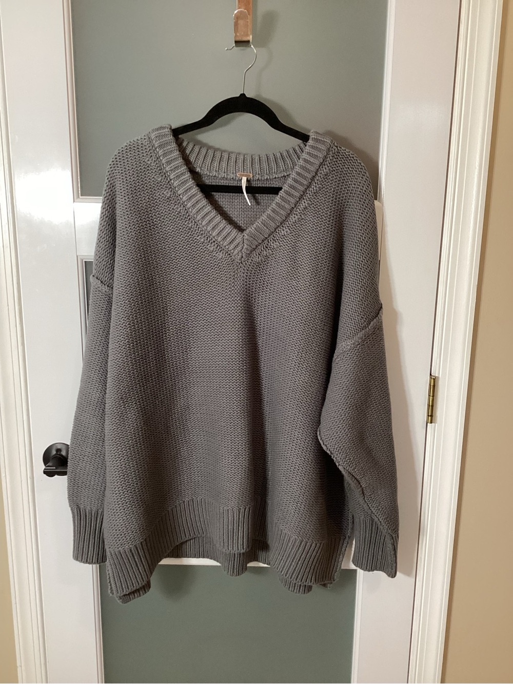 Free People Alli V-Neck Sweater - Grey - Large